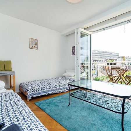 Central, Spacious, Modern 5 Bedrm Duplex W/Balcony Прага Екстер'єр фото