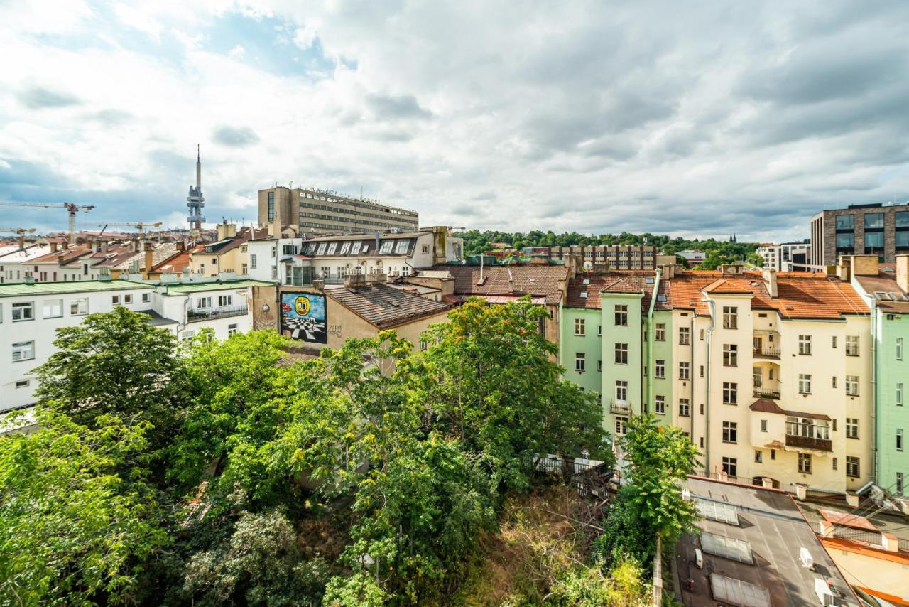 Central, Spacious, Modern 5 Bedrm Duplex W/Balcony Прага Екстер'єр фото
